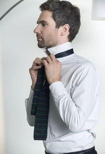 严肃的男人  第3张