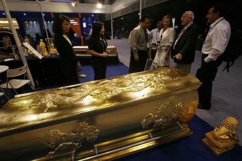 前妻送了我一副镀金棺材,一段离奇情感的见证